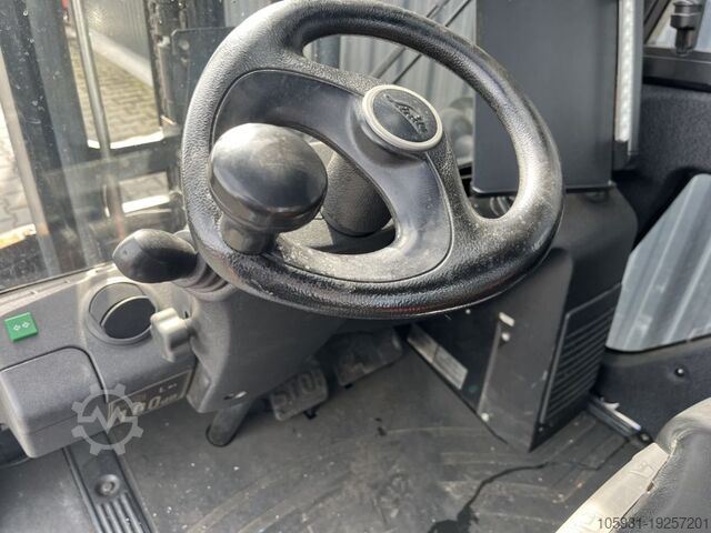 LPG Forklifts Linde H25T-02