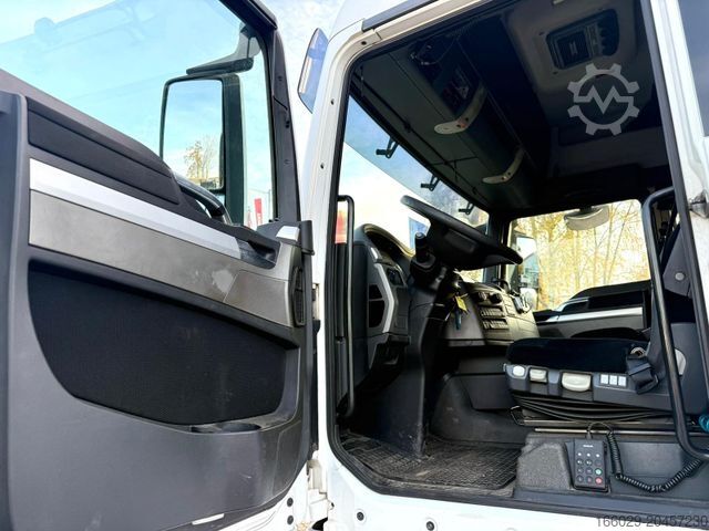 Schwerlast LKW/SZM MAN TGX 26.440 6x2 mit HMF 3000-K5 Kran Top Zustand