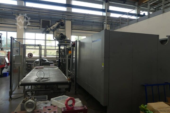 Spritzgießmaschine BATTENFELD HM 8000 / 4500 + 4500 BM