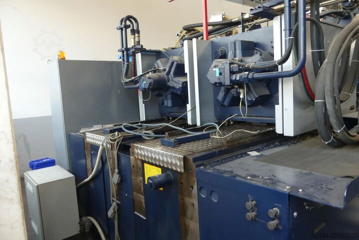 Spritzgießmaschine BATTENFELD HM 8000 / 4500 + 4500 BM