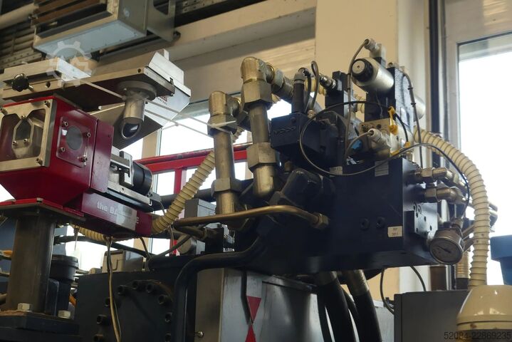 Spritzgießmaschine BATTENFELD HM 8000 / 4500 + 4500 BM
