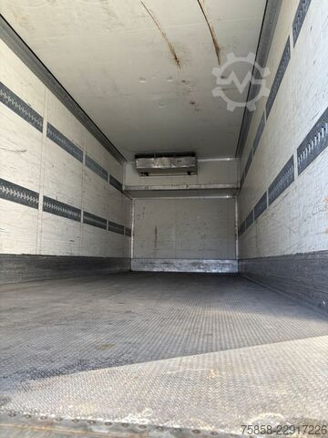 Wechselbrücke mit Kühlkoffer SCHMITZ BDF Kühlkoffer Carrier 750 läuft