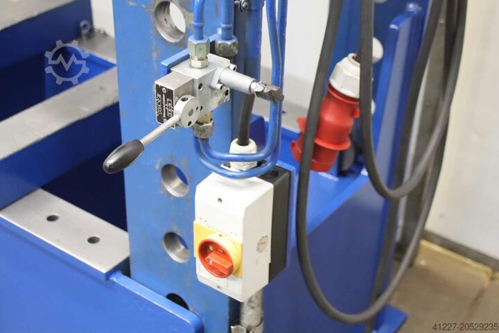 Hydraulikpresse 102 to unbekannt Hub 220 mm