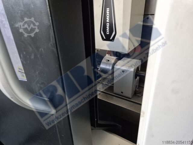 Bearbeitungszentrum Vertkal DMG MORI M1Pro mit 4ter Achse