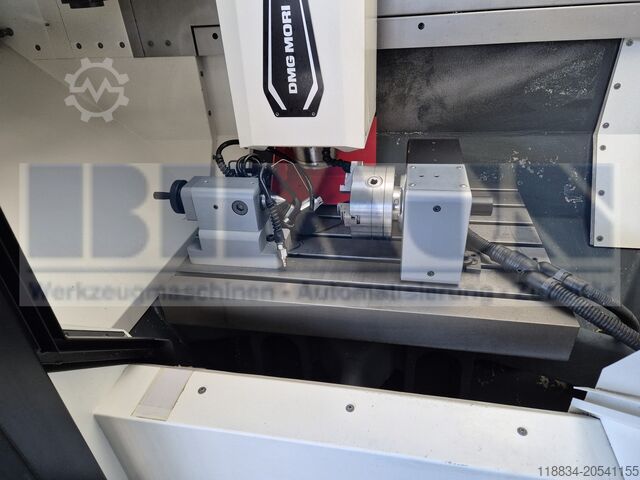 Bearbeitungszentrum Vertkal DMG MORI M1Pro mit 4ter Achse
