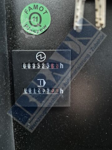 Bearbeitungszentrum Vertkal DMG MORI M1Pro mit 4ter Achse