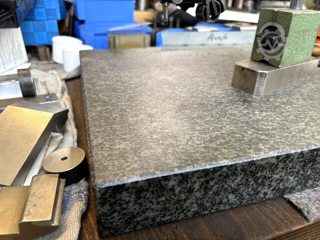 Granite surface plate including height gauge Granite Measuring Plate with Dial Gauge