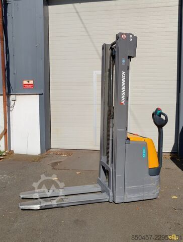 Hochhubwagen Jungheinrich EJC 216 5.25m / batt 2021