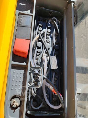 Hochhubwagen Jungheinrich EJC 216 5.25m / batt 2021