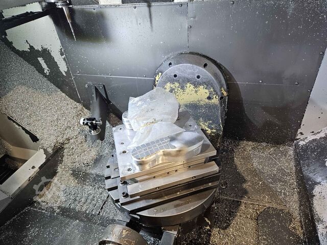 Universal-Bearbeitungszentrum HAAS UMC-750 SS