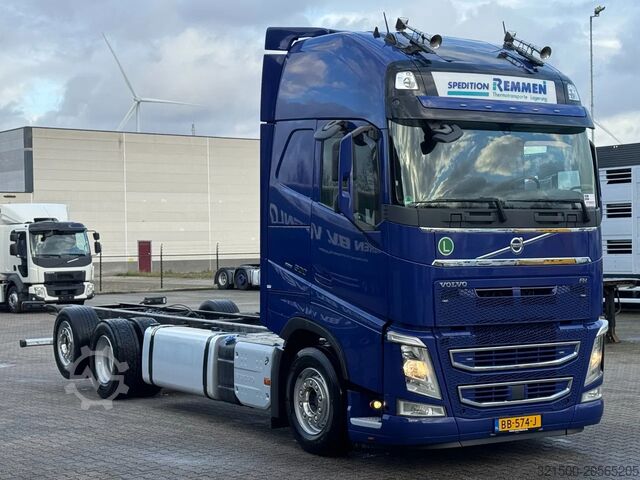 Chassis with cab Volvo FH 460 6x2 Globetrotter XL WB 4.90mtr