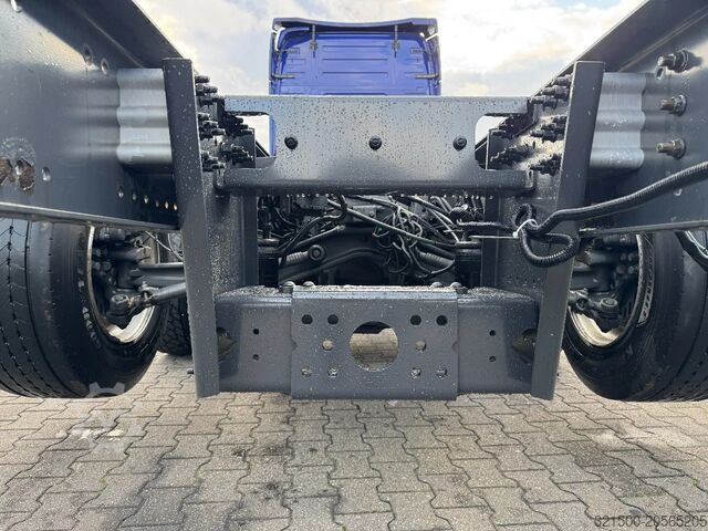 Chassis with cab Volvo FH 460 6x2 Globetrotter XL WB 4.90mtr