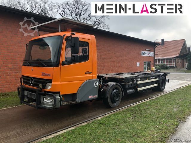 Swap body truck MERCEDES-BENZ Kamag Wiesel Umsetzter Sattelplatte