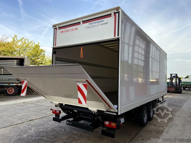 Box trailer Möslein TK0105D-L Weiß  Tandem Koffer, Ladebordwand 1,5 t + DurchladbarNeufahrzeug --