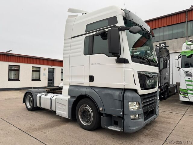 Volume tractor unit MAN TGX 18.500 XXL * RETARDER * STANDKLIMA * VER. SA