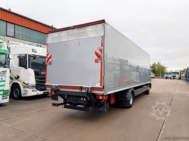 Box truck MERCEDES-BENZ ATEGO 1224 / 8,60M KOFFER / LBW / KAMERA