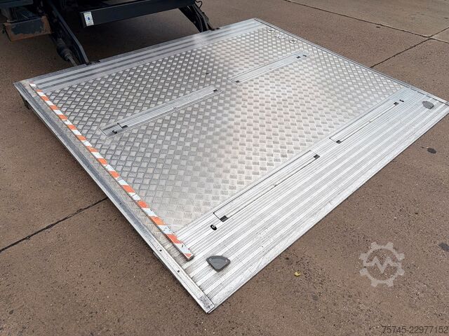 Box truck MERCEDES-BENZ ATEGO 1224 / 8,60M KOFFER / LBW / KAMERA