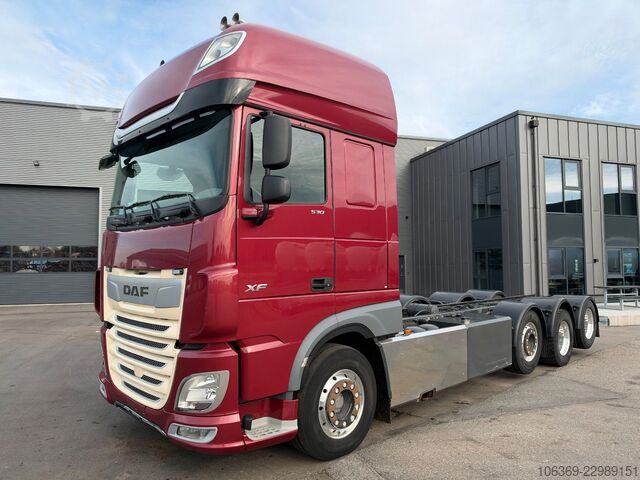 Truck chassis DAF XF530 8x2/4 Super Space Cab chassis