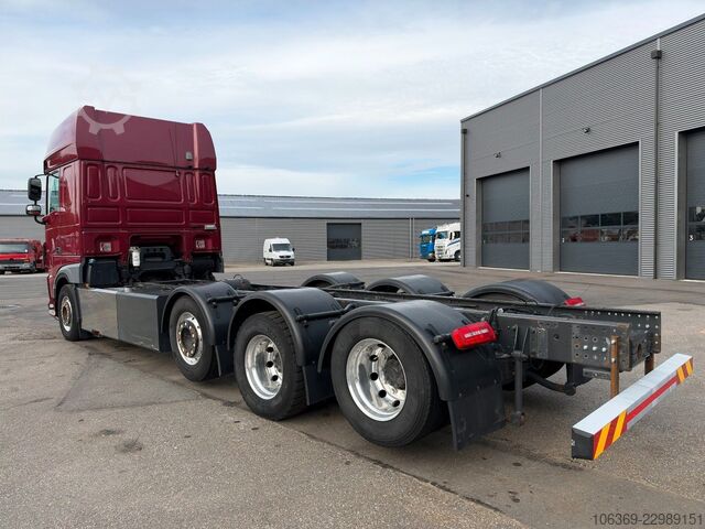 Truck chassis DAF XF530 8x2/4 Super Space Cab chassis