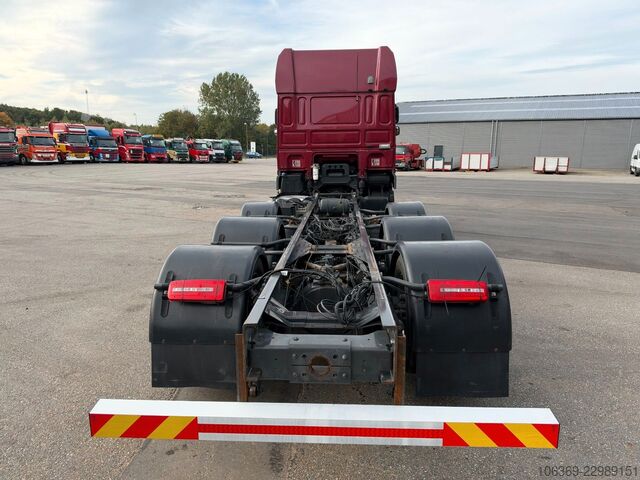 Truck chassis DAF XF530 8x2/4 Super Space Cab chassis