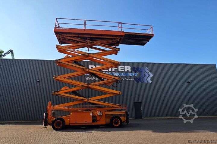 Scissor lift Holland Lift Megastar G320DL30-4WDS/N Diesel, 4x4x4 Drive, 34m