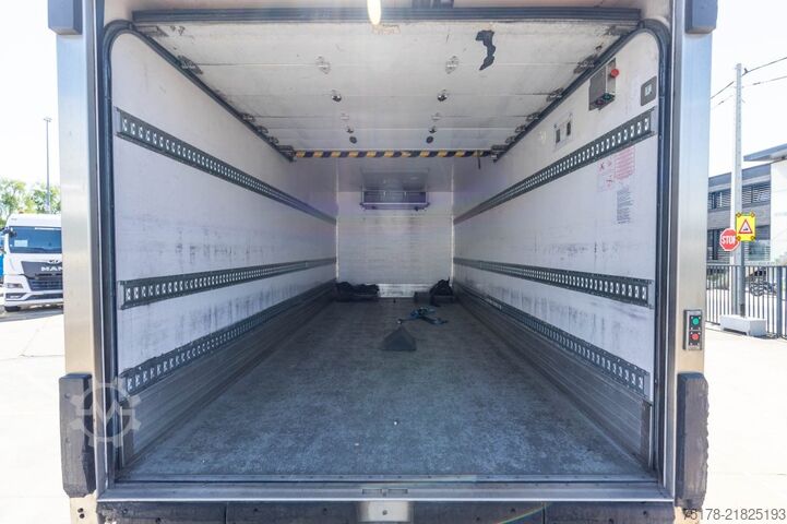 Refrigerated/freezer transport RENAULT D10 210 DXI // FRIGO CARRIER SUPRA 750+HAYON