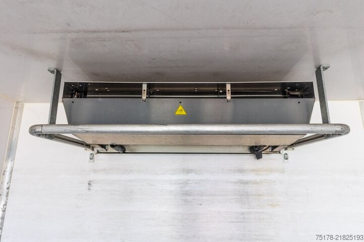 Refrigerated/freezer transport RENAULT D10 210 DXI // FRIGO CARRIER SUPRA 750+HAYON
