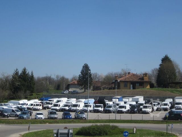 High top van Ford VASTO PARCO USATO VEICOLI COMMERCIALI