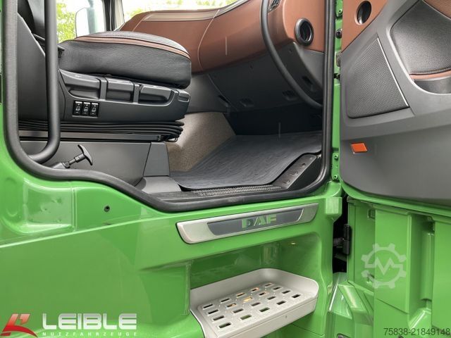 Heavy-duty truck DAF XF 530 6x4 SSC*70to*2xTank*Standklima*Leder*