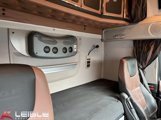 Heavy-duty truck DAF XF 530 6x4 SSC*70to*2xTank*Standklima*Leder*