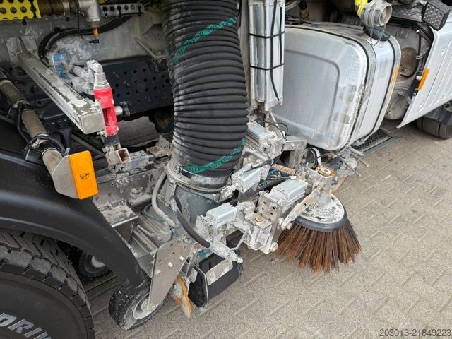 Road sweeper MERCEDES-BENZ 1836 Kehrmaschine Nothhelfer Kobit K8