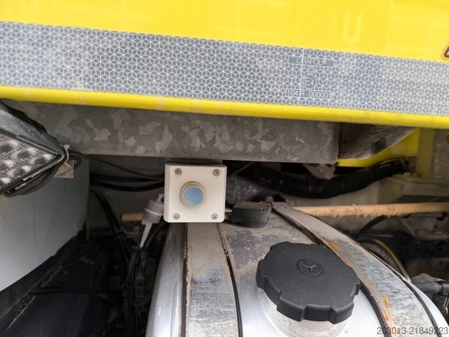 Road sweeper MERCEDES-BENZ 1836 Kehrmaschine Nothhelfer Kobit K8