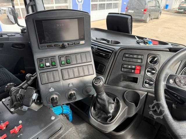 Road sweeper MERCEDES-BENZ ATEGO 1323 Kehrmaschine Bucher Cityfant 6000