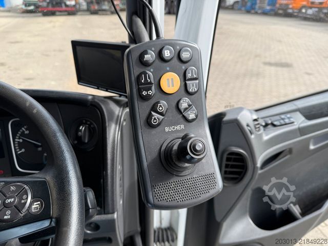 Road sweeper MERCEDES-BENZ ATEGO 1323 Kehrmaschine Bucher Cityfant 6000