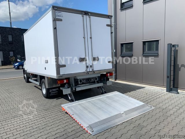 Refrigerator body van IVECO Daily 70C18A8P TK AUT LUFTFED HÖHE 2,95m AIRPORT