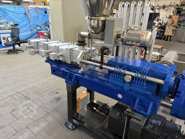 Doppelschneckenextruder Werner & Pfleiderer ZSK 83