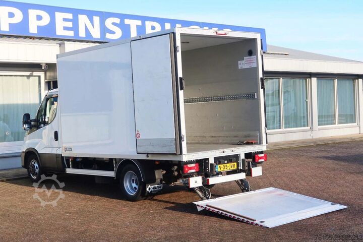 Refrigerated/freezer transport (closed box) Iveco Daily 35C16 Carrier Xarios 350 Koel+Vries+verwa...