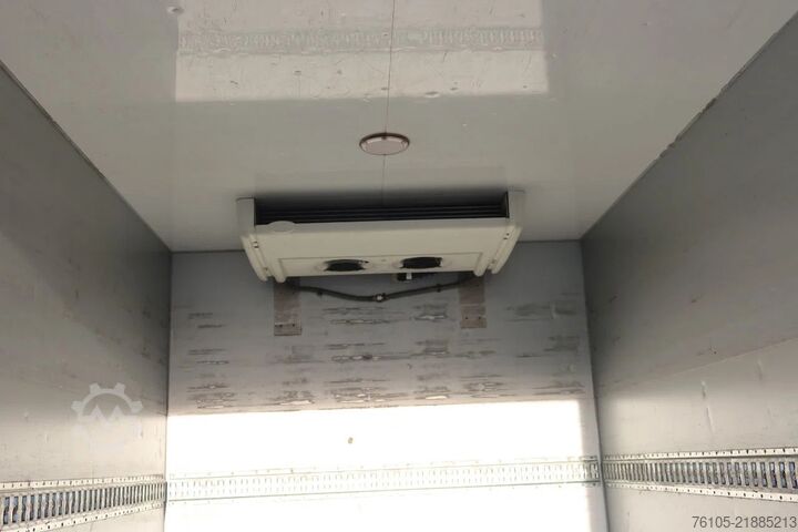 Refrigerated/freezer transport (closed box) Iveco Daily 35C16 Carrier Xarios 350 Koel+Vries+verwa...