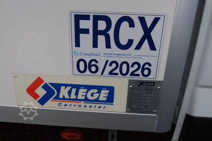 Refrigerated/freezer transport (closed box) Iveco Daily 35C16 Carrier Xarios 350 Koel+Vries+verwa...