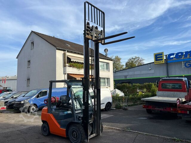 Frontstapler TOYOTA Tonero 02-8FGF25*2,5T*Zinkverstell*3 Meter*2019*
