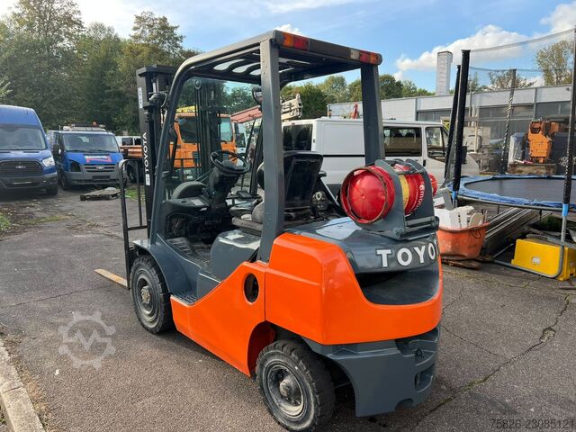 Frontstapler TOYOTA Tonero 02-8FGF25*2,5T*Zinkverstell*3 Meter*2019*