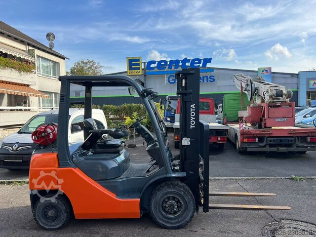 Frontstapler TOYOTA Tonero 02-8FGF25*2,5T*Zinkverstell*3 Meter*2019*