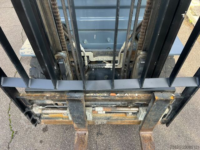 Frontstapler TOYOTA Tonero 02-8FGF25*2,5T*Zinkverstell*3 Meter*2019*