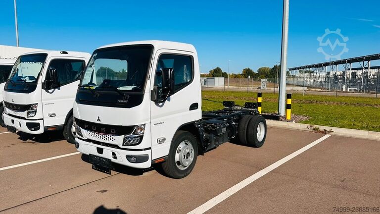 Transporter Fahrgestell FUSO Canter 4S15e Fahrgestell