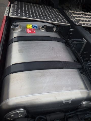 Standard tractor unit SCANIA R 660 B Highline/Ret./Hydr./ALCOA/Leder/Vollluft