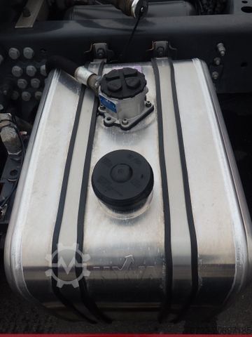 Standard tractor unit SCANIA R 660 B Highline/Ret./Hydr./ALCOA/Leder/Vollluft