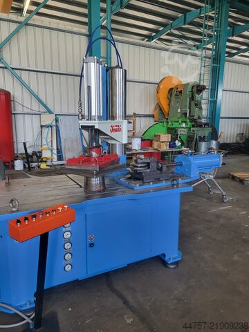 Forming / Trimming Machine OMERA  Umform Beschneide maschine 