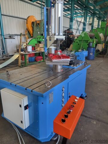 Forming / Trimming Machine OMERA  Umform Beschneide maschine R1000