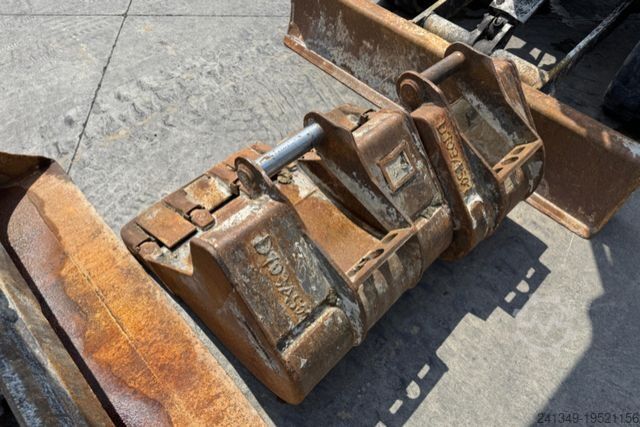 Chain excavator HITACHI Zaxis 30U-2 CSR