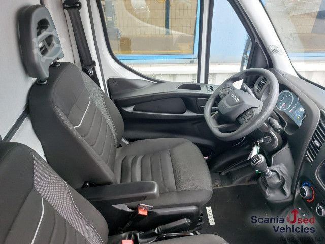 Transporter mit Koffer IVECO 35 C 16 Koffer Ladebordwand